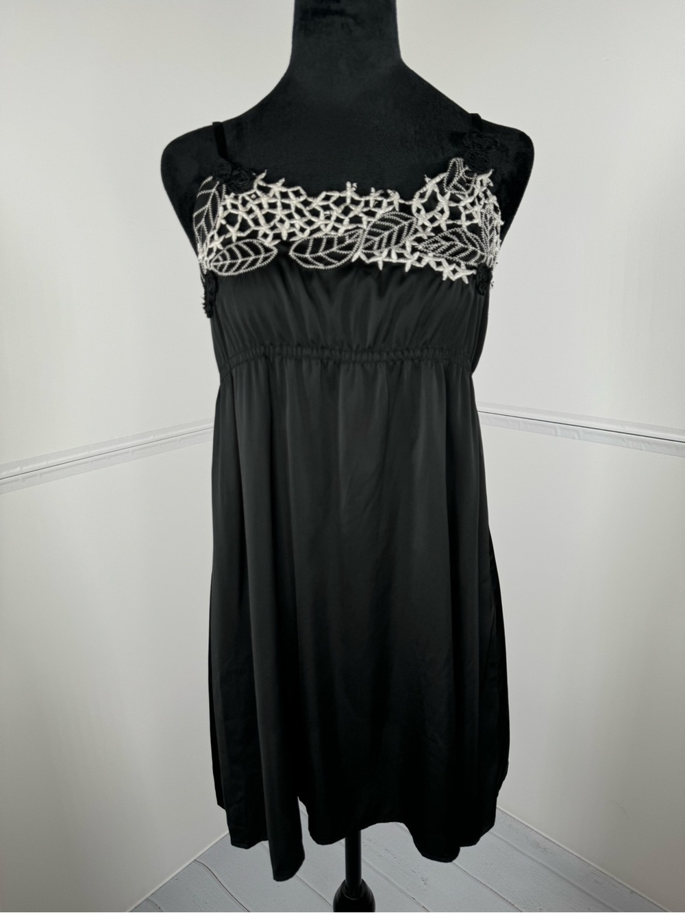NWT Alythea Black Lace Trim Babydoll Slip Dress Size Medium